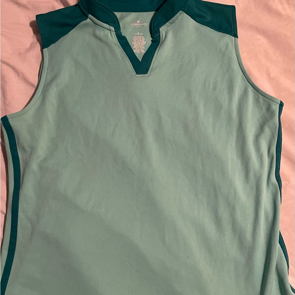Woman’s golf skort set